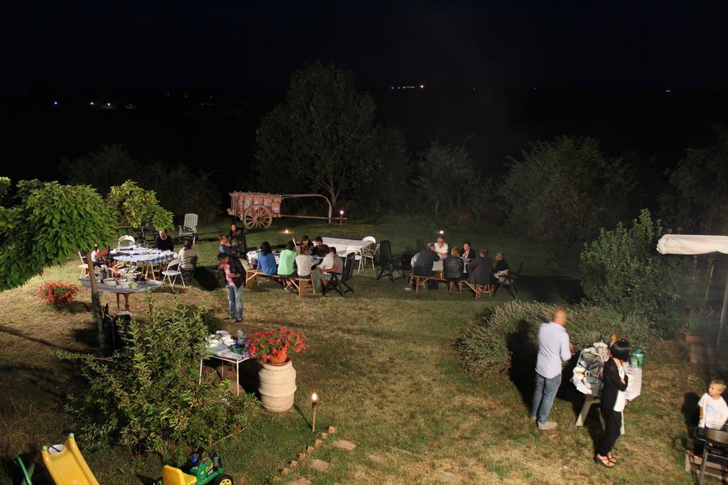 Agriturismo Santa Maria ตอร์ริตา ดิ เซียนา ภายนอก รูปภาพ